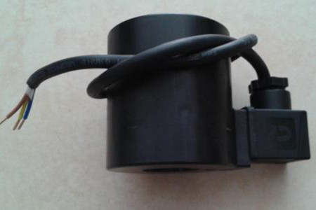電磁線圈的電感主要起到什么作用？